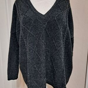 Forever 21 Black V-Neck Sweater with Textured Pattern